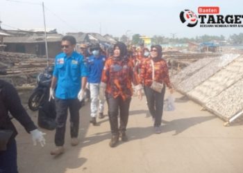 MPC Pemuda Pancasila Bersama FK KSB Kabupaten Pandeglang Lakukan Aksi Bersih-bersih Pantai