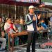 Antusias Warga Menyambut Kehadiran Iing di Pertandingan Voli Ball di Kecamatan Munjul