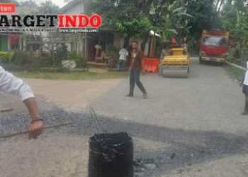 Rampungkan Jalan Poros Desa Kampung Kuluwut Barat, Bukti Nyata Konsisten Pemdes Harapan Karya dalam Pembangunan