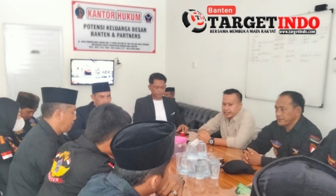 Gelar Pembekalan Hukum bagi Ketua DPAC se-Kabupaten di Kantor Hukum PKBB Pandeglang