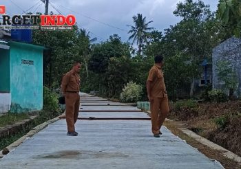 ‎PJ Kepala Desa Rancaseneng Meninjau Pembangunan yang Dibiayai Pemerintah Provinsi Banten