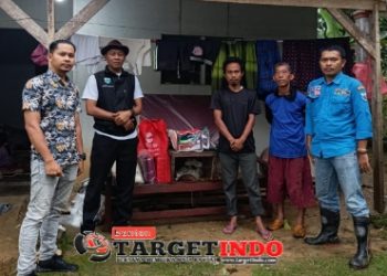 ‎Datangi Korban Rumah Roboh di Kecamatan Sukaresmi, Dinsos Provinsi Banten Berikan Bantuan