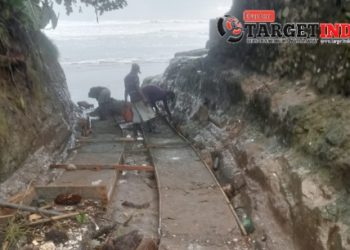 Lakukan Penyingkiran dan Pembersihan Bangkai Kapal MV Tresnawati, PT. Segara Tirta Nur Salvage Perbaiki Infrastruktur Jalan