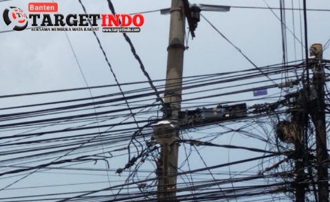 Kesemrawutan Kabel Jaringan Internet, Pemkab Pandeglang Menjawab
