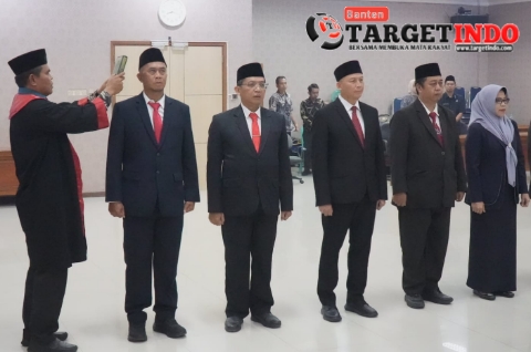 9 Pejabat Pimpinan Pratama Dilantik Dewi, Salah Satunya Ketua PGRI Kabupaten Pandeglang